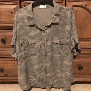 Women’s relaxed fit button down shirt